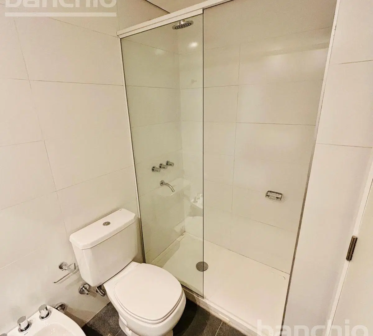 Venta Departamento Monoambiente Amplio con Balcón - Martin 5
