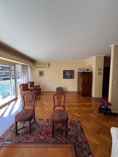 Departamento en Semipiso de Categoria de 3 Dorm., Cochera y Vigilancia 24 Hs. del Arquitecto 3