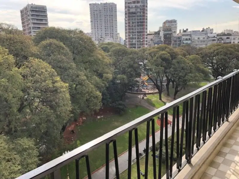 Como a Estrenar EQUIPADO Y AMOBLADO con balcon terraza y cochera sobre Plaza Vte Lopez 2