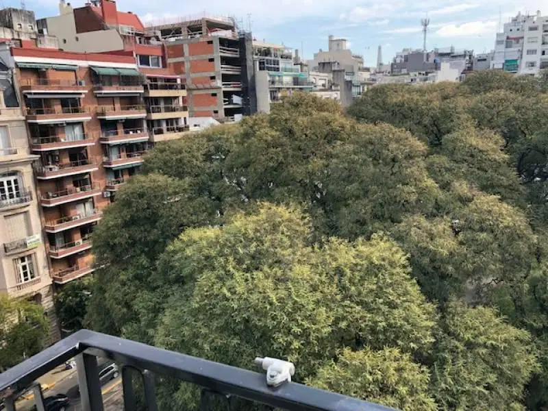 Como a Estrenar EQUIPADO Y AMOBLADO con balcon terraza y cochera sobre Plaza Vte Lopez 4