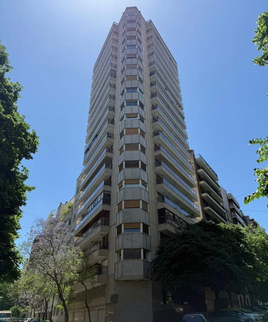 DEPARTAMENTO VENTA 4 AMBIENTES EN RECOLETA BALCON Y COCHERA 4