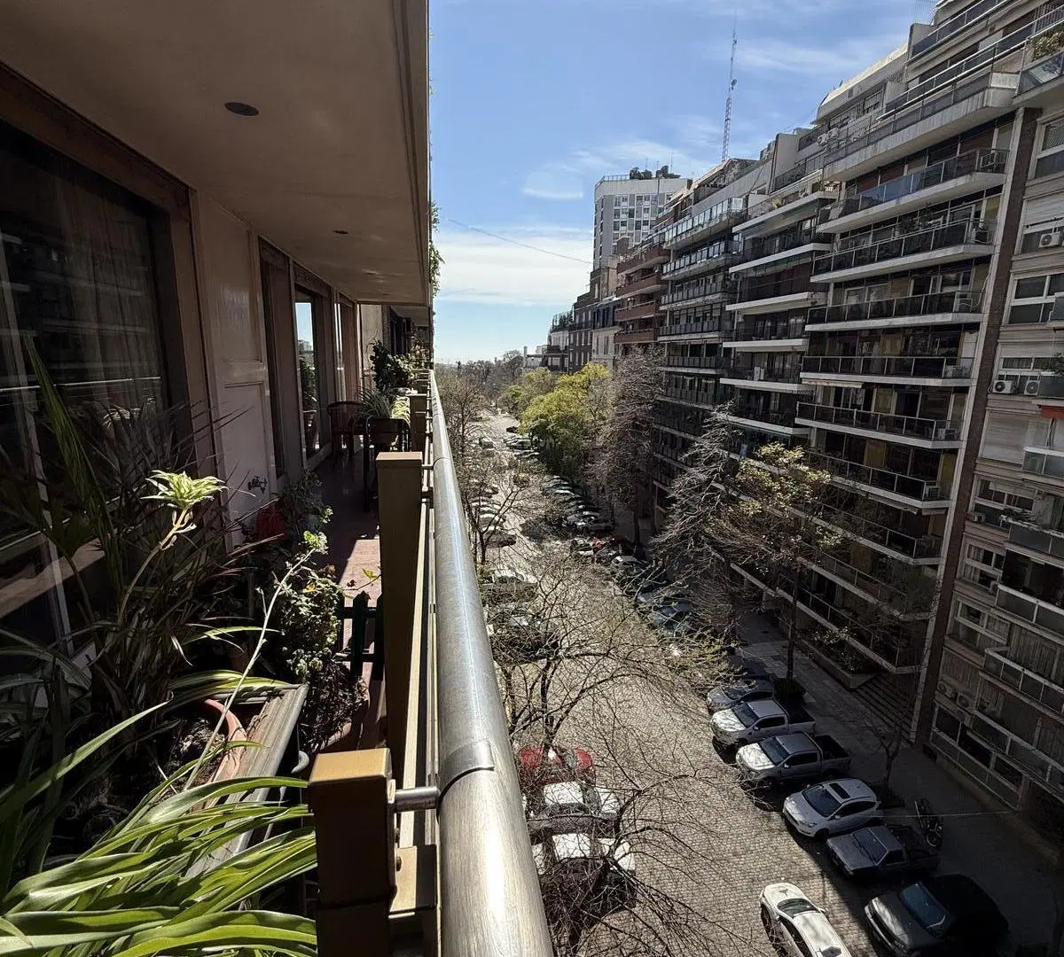 DEPARTAMENTO VENTA 4 AMBIENTES EN RECOLETA BALCON Y COCHERA 3