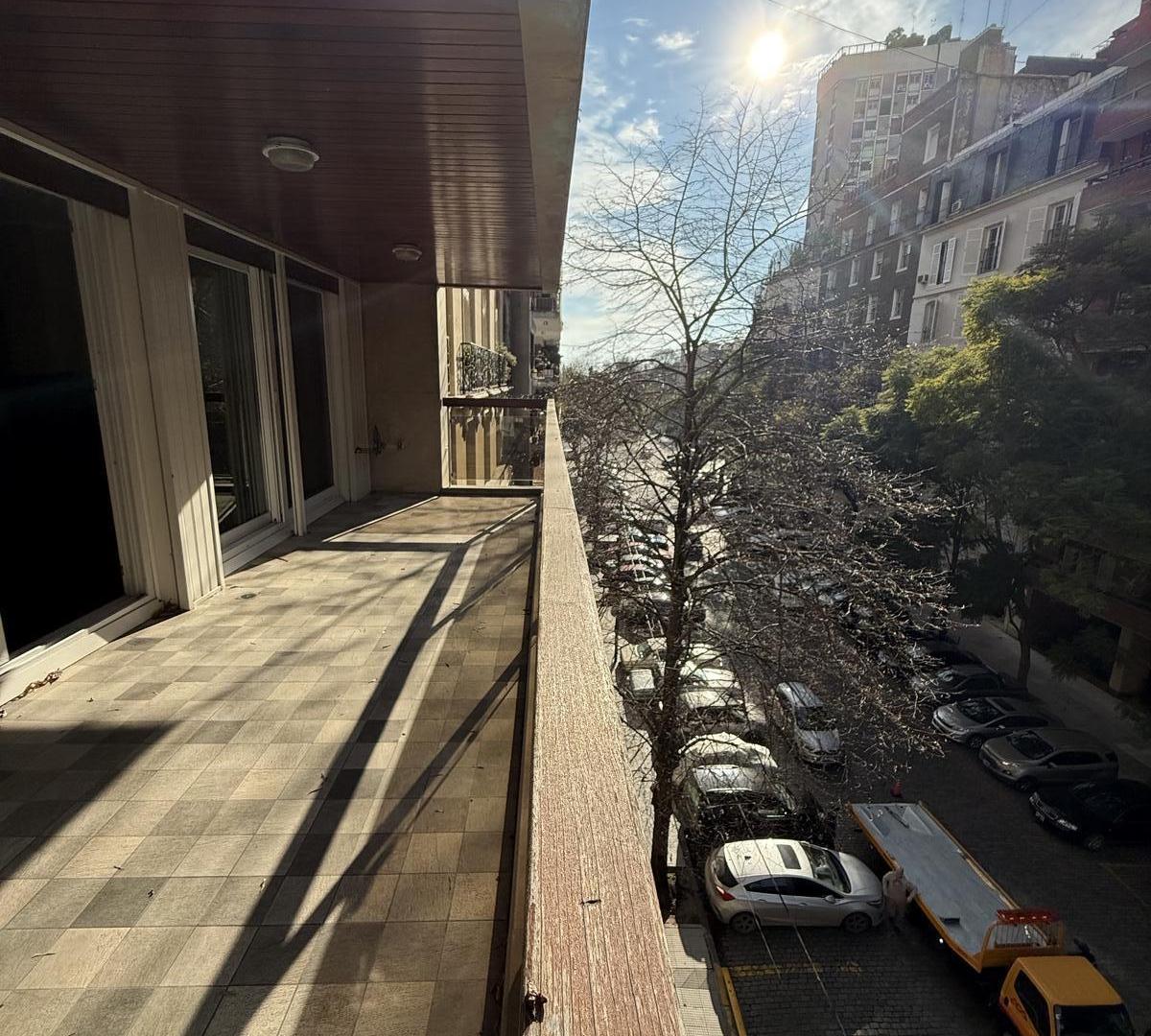 Foto de DEPARTAMENTO VENTA 5 AMBIENTES RECOLETA BALCÓN TERRAZA Y COCHERA, imagen 4