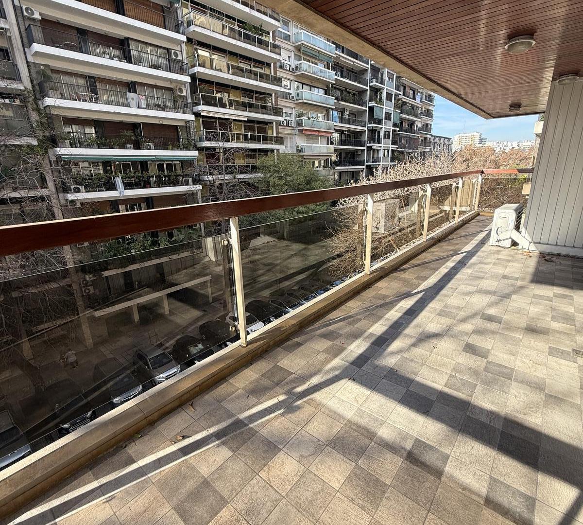 Foto de DEPARTAMENTO VENTA 5 AMBIENTES RECOLETA BALCÓN TERRAZA Y COCHERA, imagen 3
