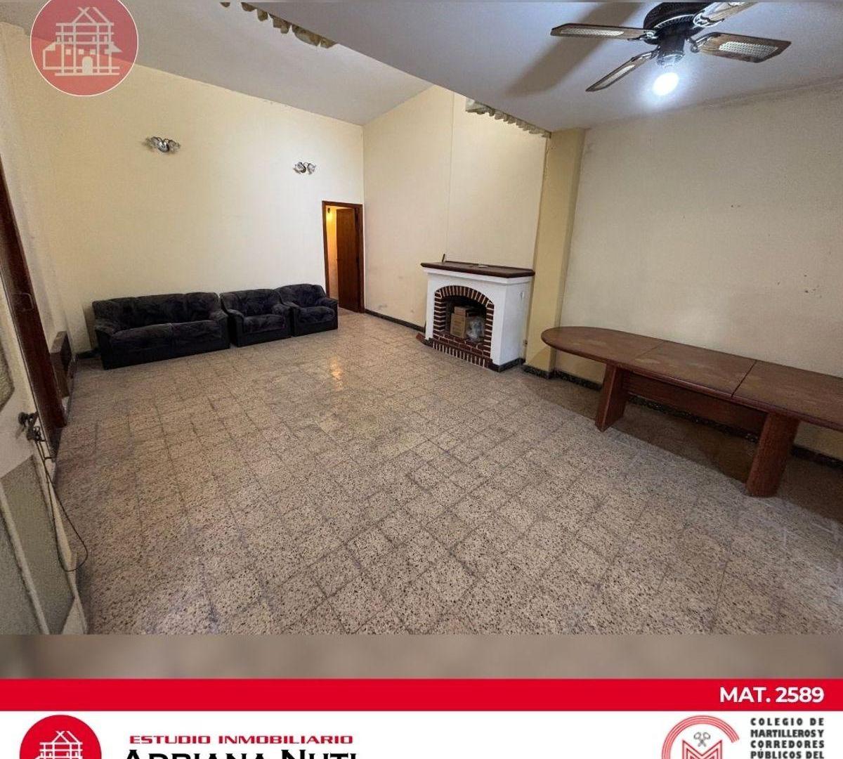 Foto de HAEDO SUR | CASA 3 AMBIENTES CON COCHERA Y AMPLIO PARQUE, imagen 3