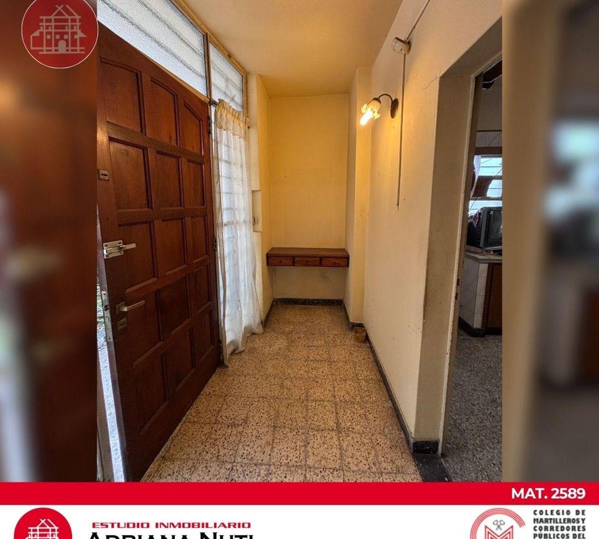 Foto de HAEDO SUR | CASA 3 AMBIENTES CON COCHERA Y AMPLIO PARQUE, imagen 4