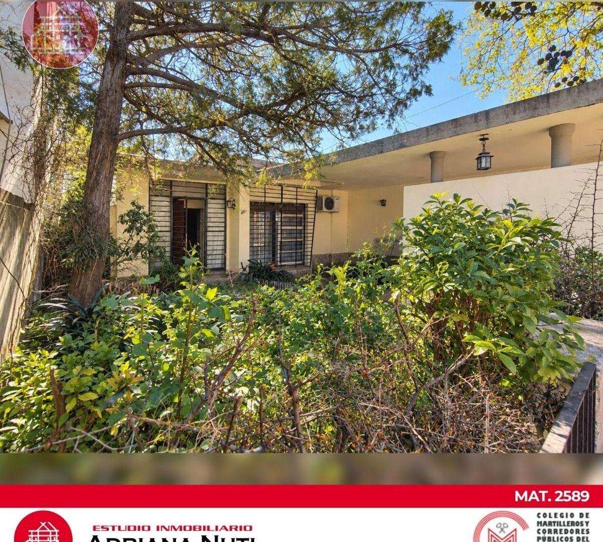 Foto de HAEDO SUR | CASA 3 AMBIENTES CON COCHERA Y AMPLIO PARQUE, imagen 2