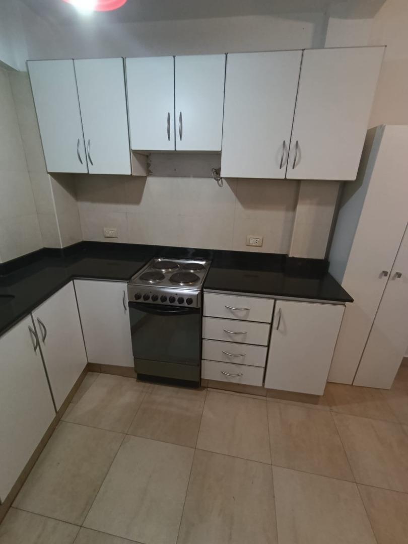 Foto de Hermoso departamento 3 ambientes. Frente con balcon, imagen 3