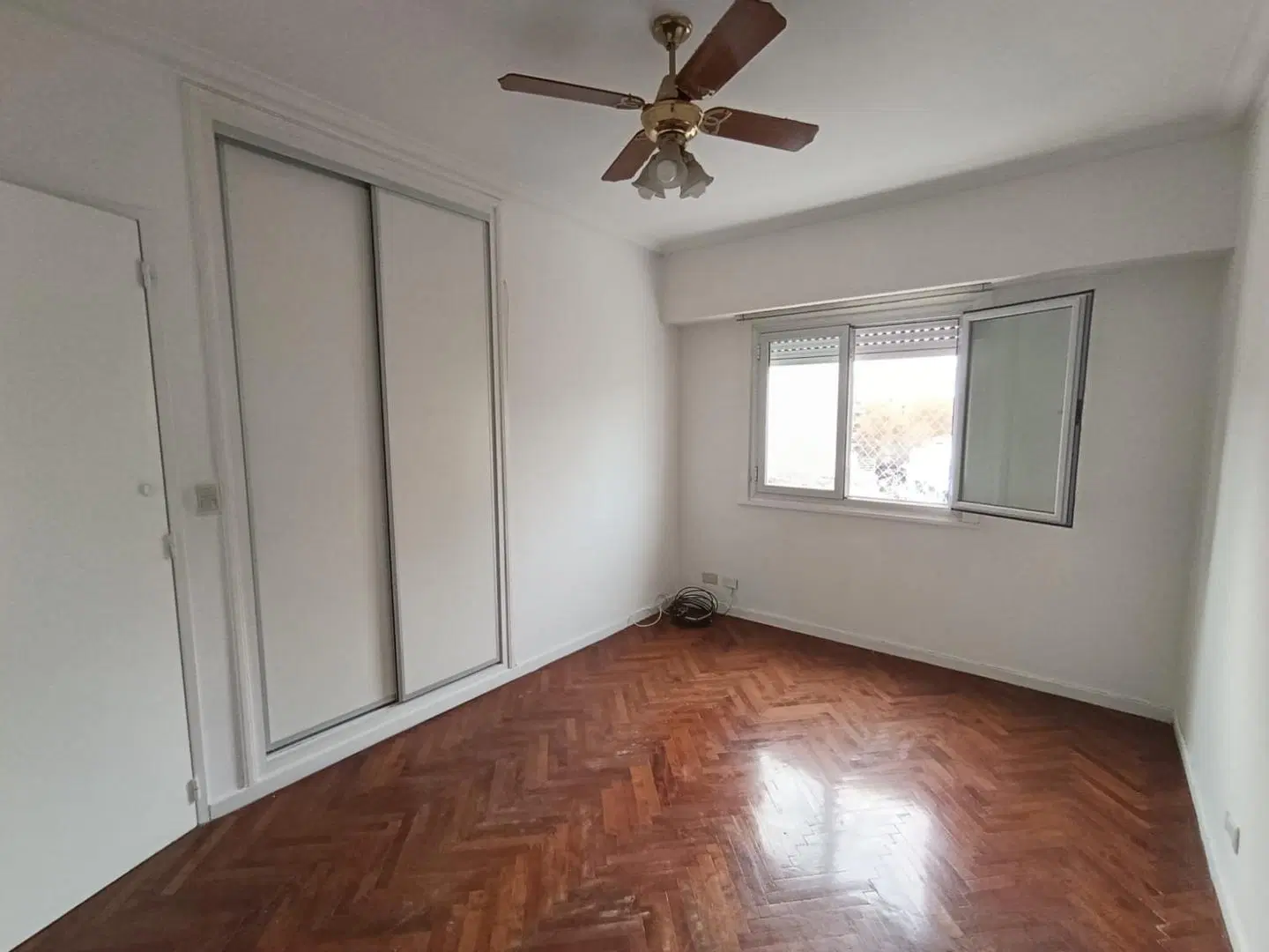 Hermoso departamento 3 ambientes. Frente con balcon 5