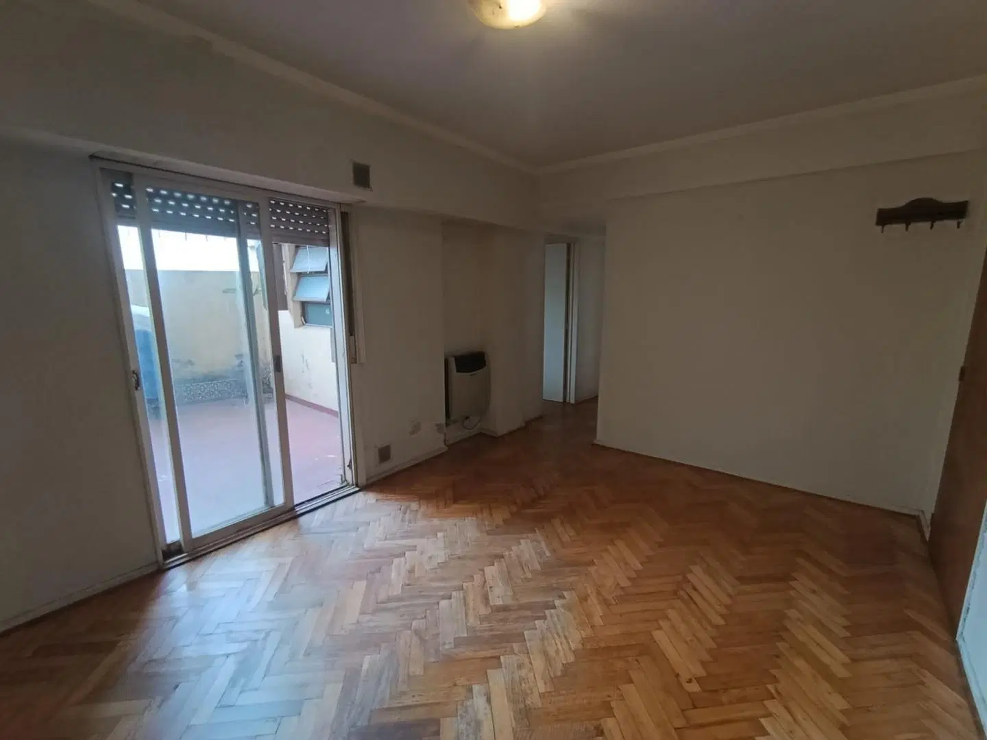 Departamento 2 ambientes con patio 3