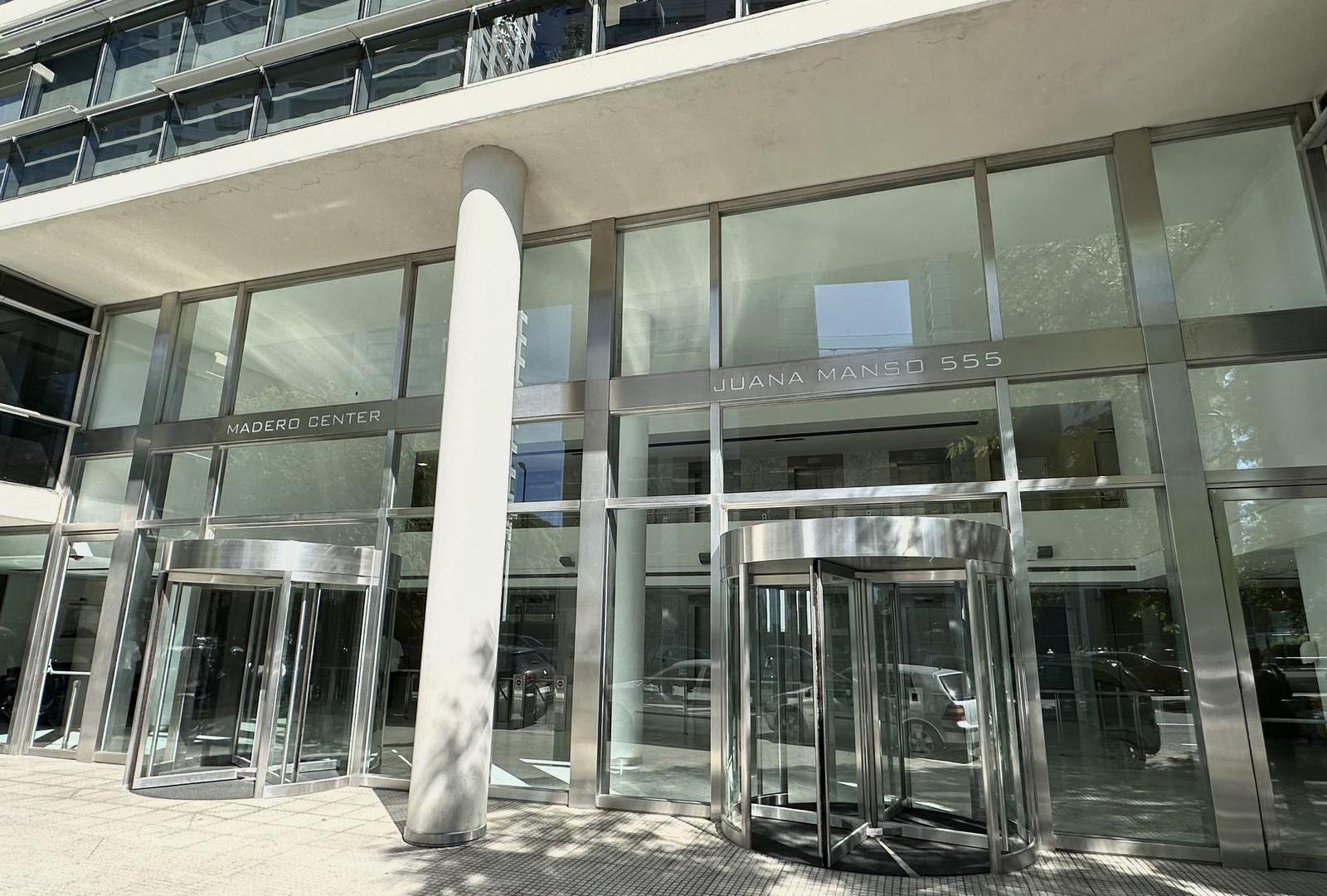 OFICINA DE 225M2 + 2 COCHERAS EN MADERO CENTER