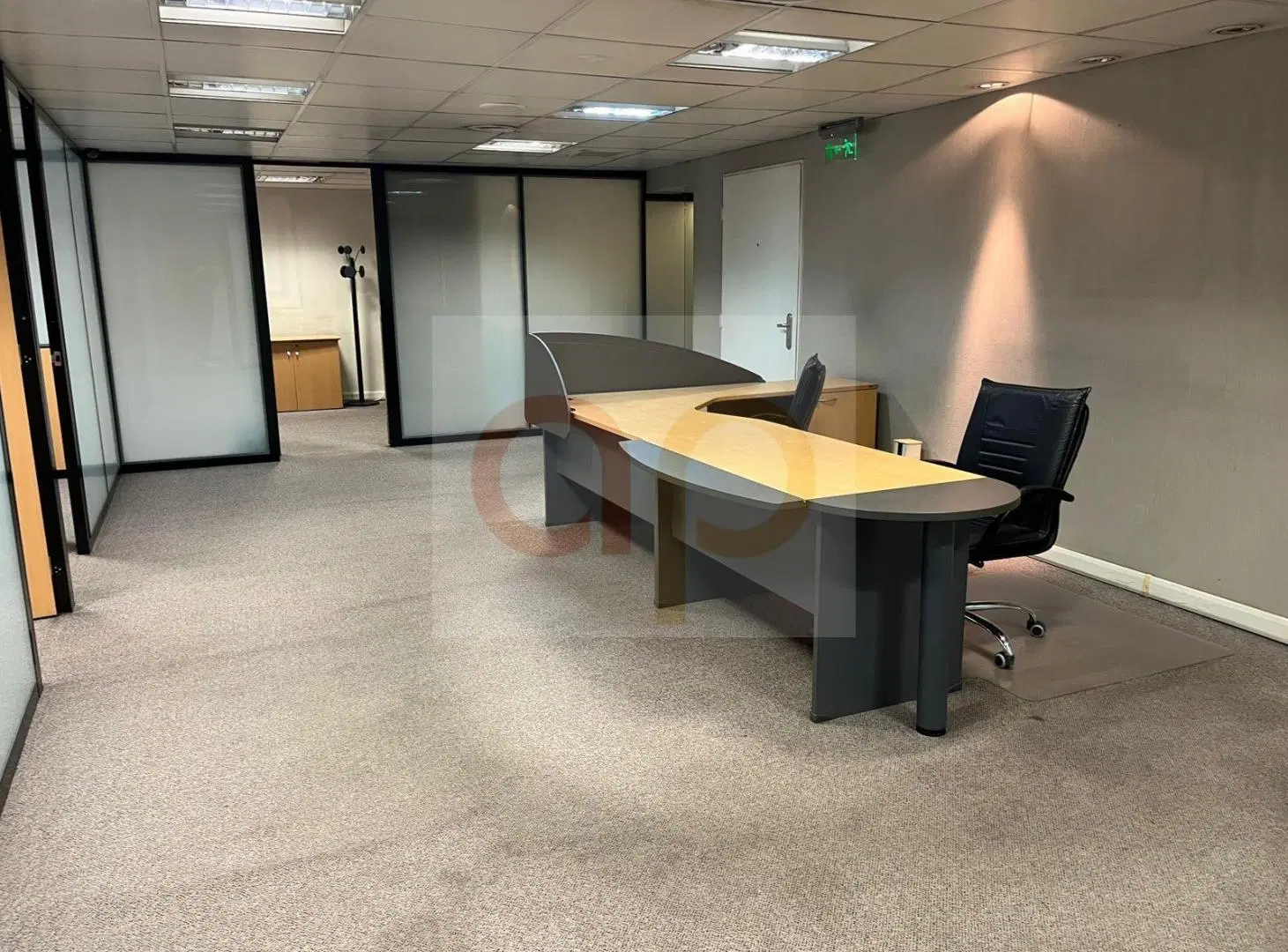 U$S 1.000 - Oficina 200 mts2 - Microcentro - Sarmiento 900 5