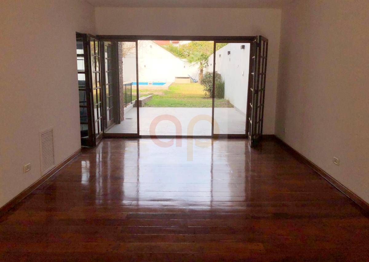 Foto de U$S 3.600 - Casa con Jardín - Belgrano R - La Pampa 4100, imagen 2