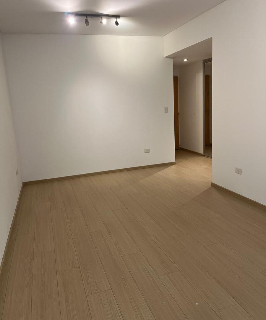 Foto de U$S 850 - 2 amb - Cochera - Palermo - Juncal 4500 (JuB), imagen 3