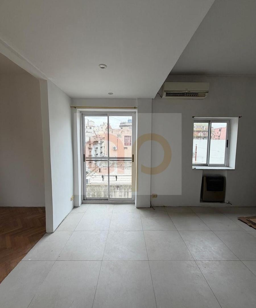 Foto de $650.000 - 2 amb más escritorio - Balvanera - Junin 200 (MiC), imagen 2
