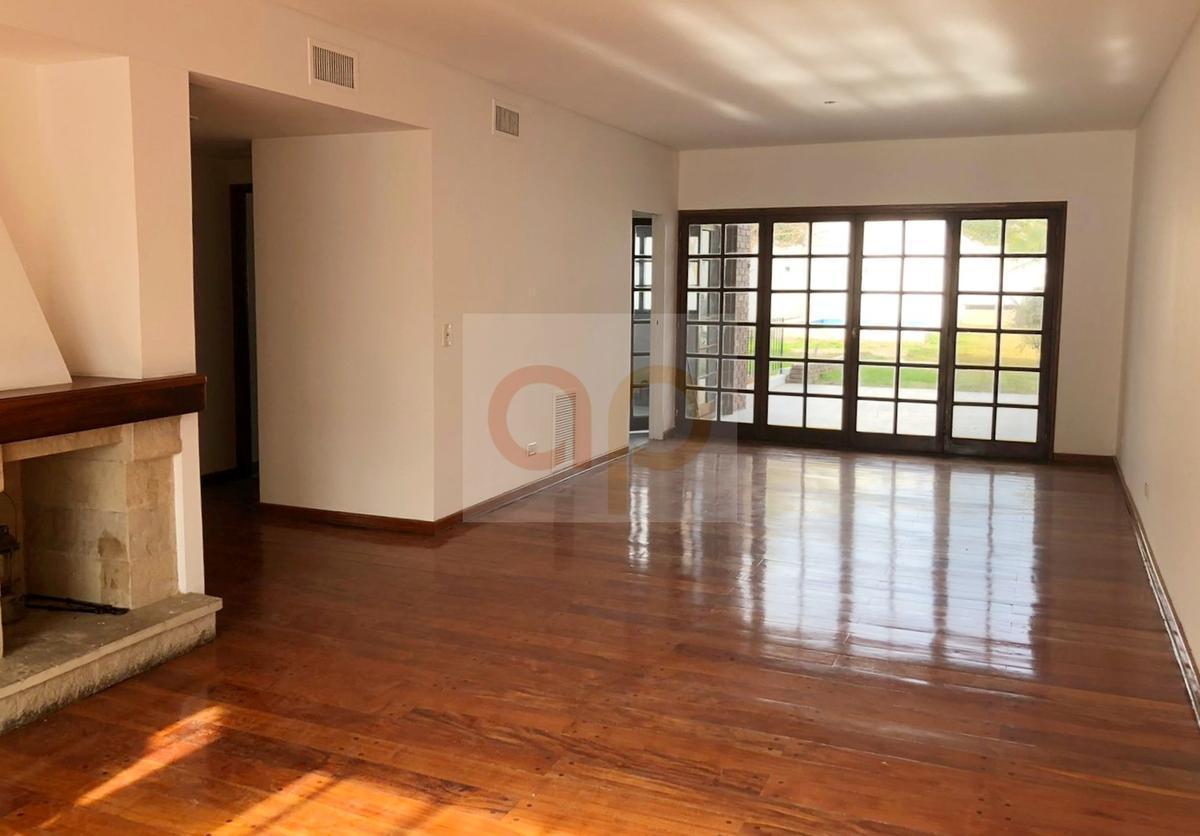 Foto de U$S 3.600 - Casa con Jardín - Belgrano R - La Pampa 4100, imagen 3