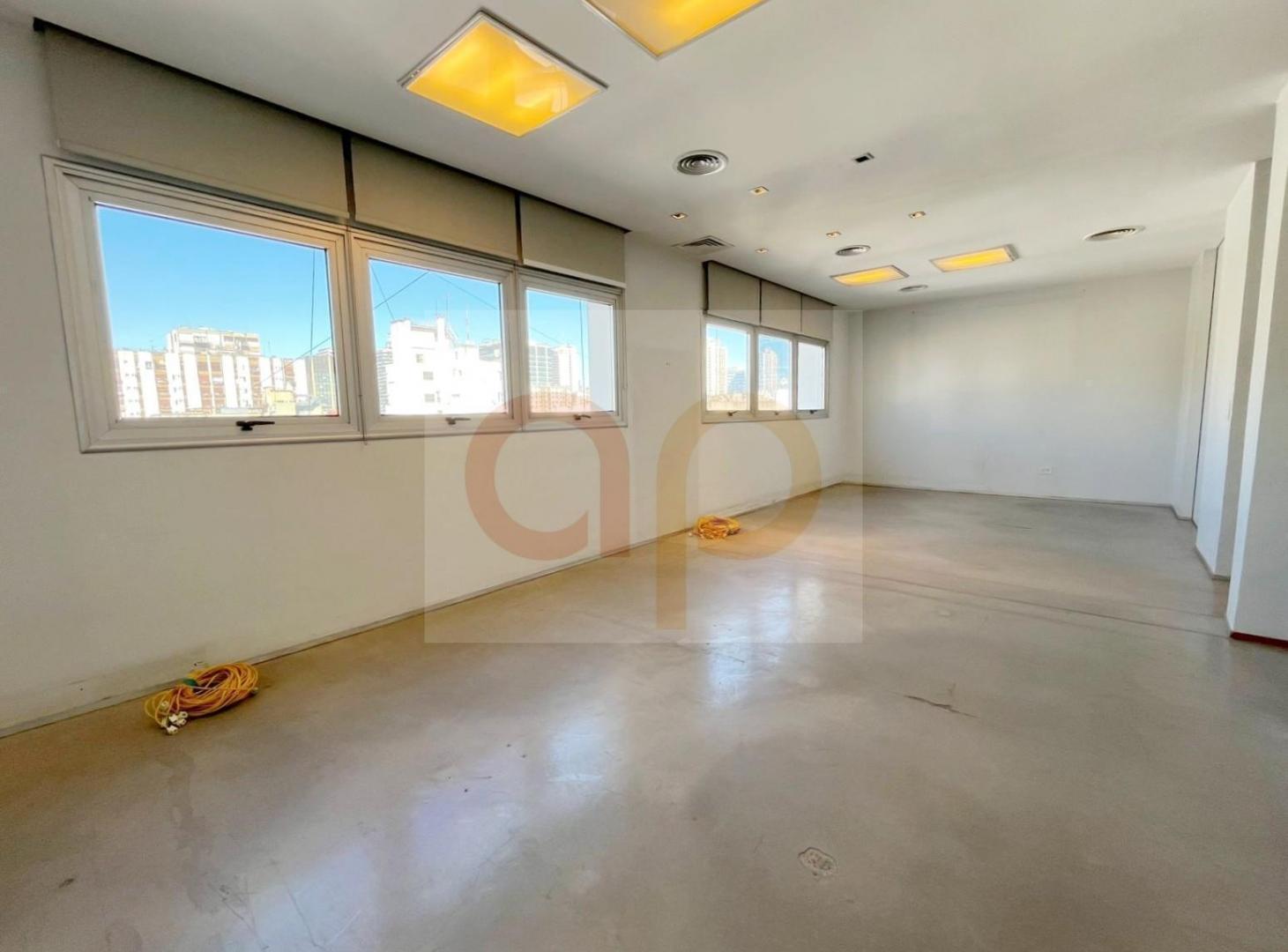 Foto de U$S 220.000 - Oficina 140m2 - San Nicolás - Pellegrini 700 (MaD-V), imagen 2