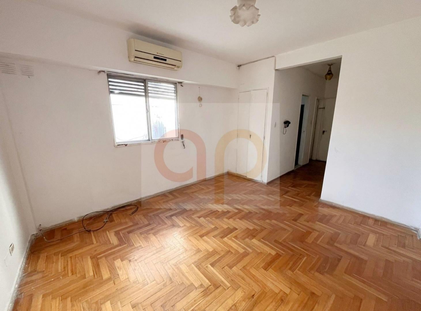 Foto de OPORTUNIDAD! - U$S 43.000 - 1 amb - Monserrat - Sáenz Peña 600 (LiM), imagen 1