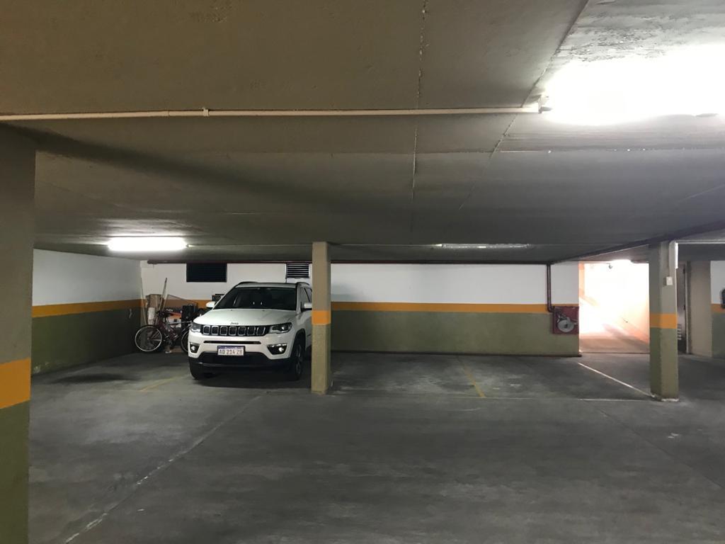 Cochera en Venta en San Isidro Centro 2