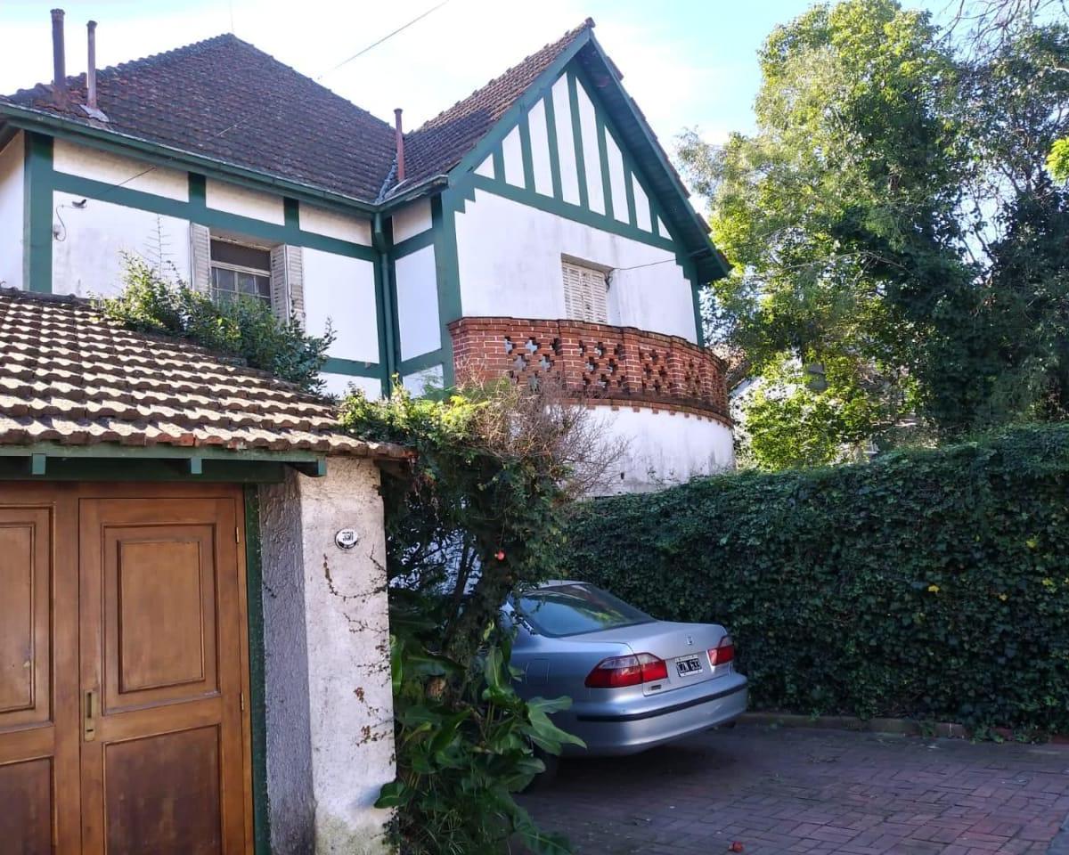 Casa Estilo Inglés en Venta en Acassuso Barrio Parque Aguirre 2