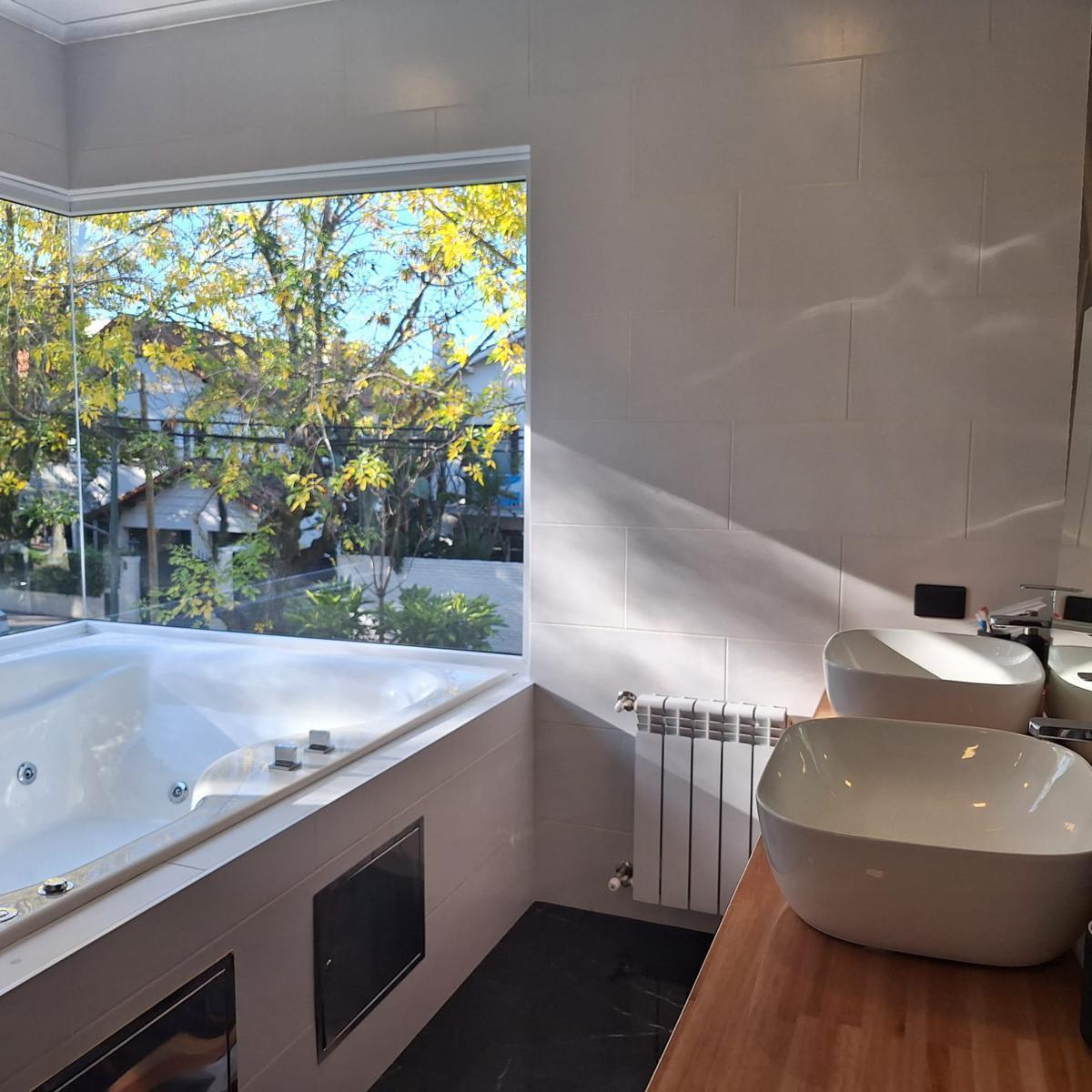 Excelente Casa en Venta en Acassuso Libertador Al Rio 3