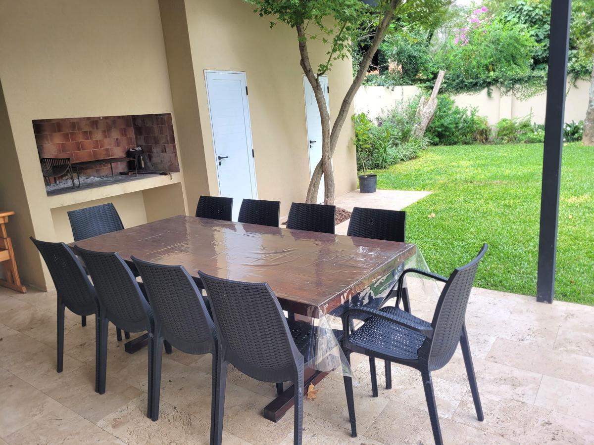 Excelente Casa en Venta en Acassuso Libertador Al Rio 2