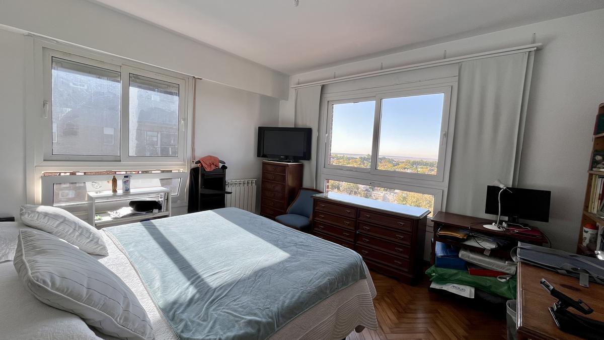 Departamento - Acasuso - Vias/santa Fe, 3 Dorm., Dependencia, Quincho Propio, Cochera 2
