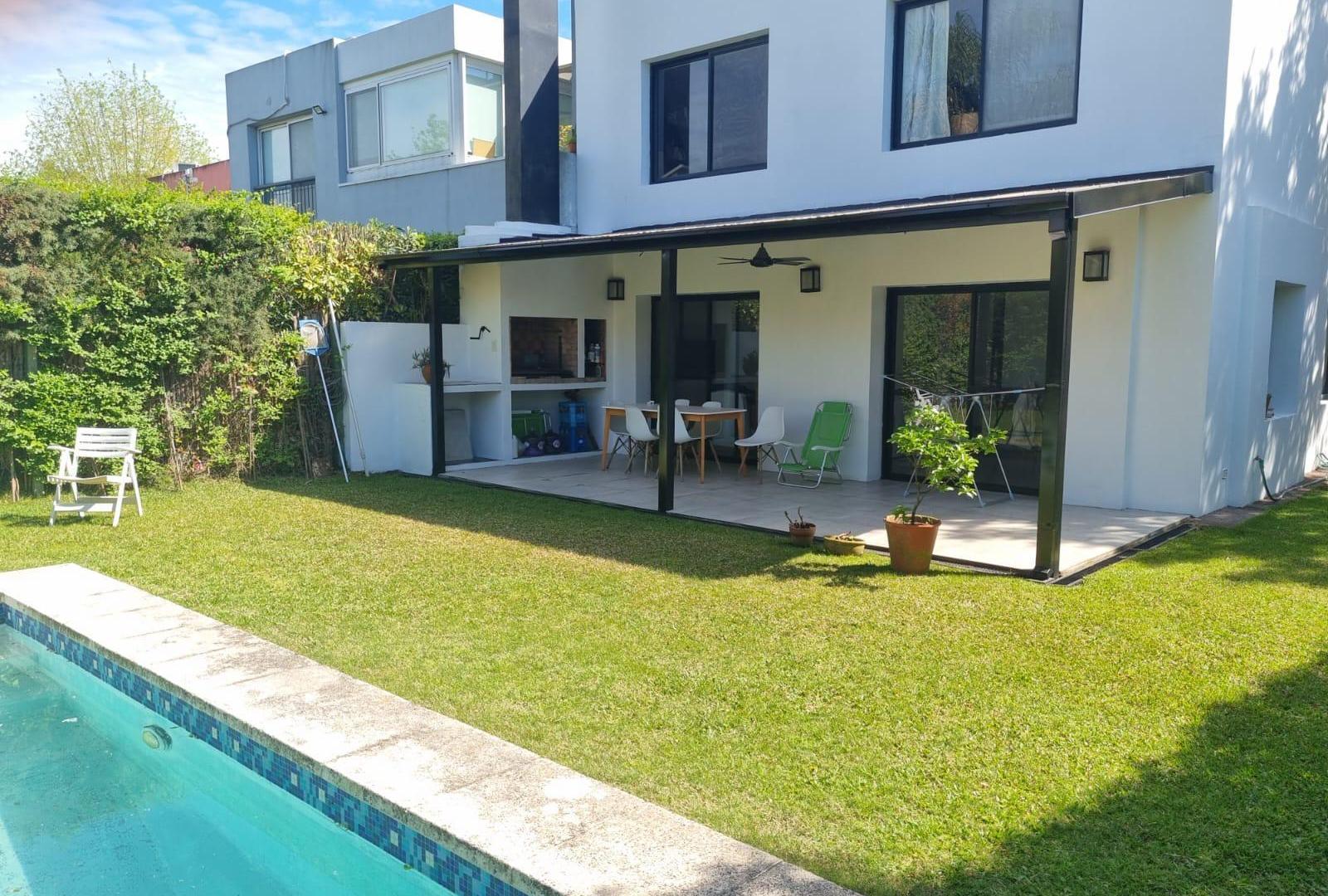 Tigre, muy linda Casa en venta en Barrio Cerrado con amenities