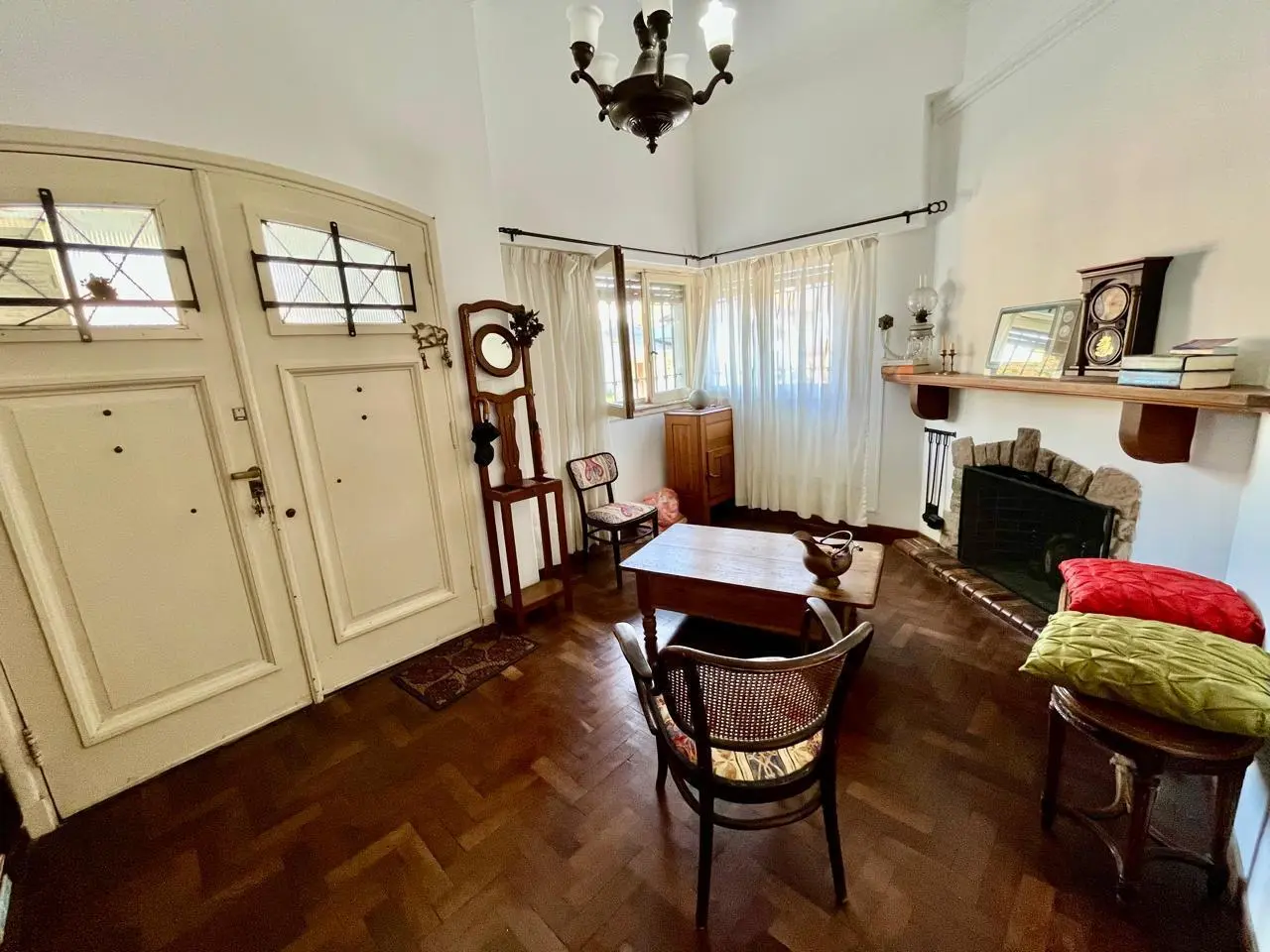 La Lucila Casa en venta, en buen estado en 1 planta, 3 dormitorios 1