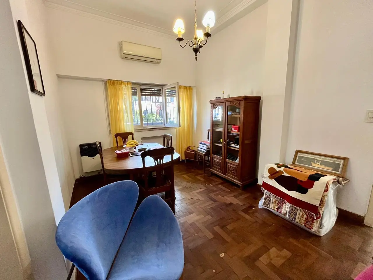La Lucila Casa en venta, en buen estado en 1 planta, 3 dormitorios 5