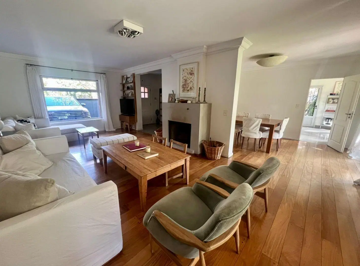 Lindisima Casa en venta en Las Lomas-Horqueta, 4 dormitorios dependencia 1