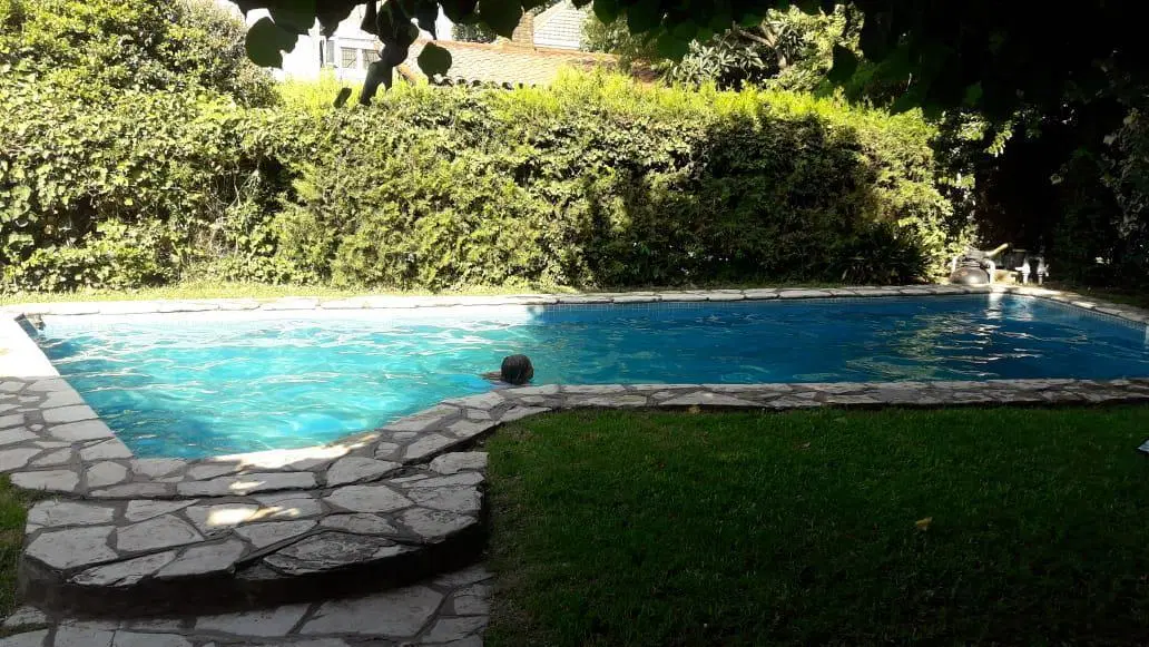 Acassuso Libertador al río, muy buena casa en venta, 4 dormitorios, jardin con pileta, dependencia 4