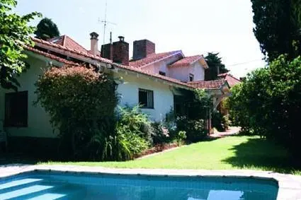 Acassuso Libertador al río, muy buena casa en venta, 4 dormitorios, jardin con pileta, dependencia 2