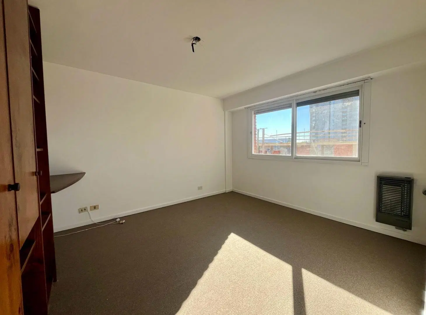 Departamento en Alquiler - San Isidro-Centro, 2 ambientes con cochera. 5