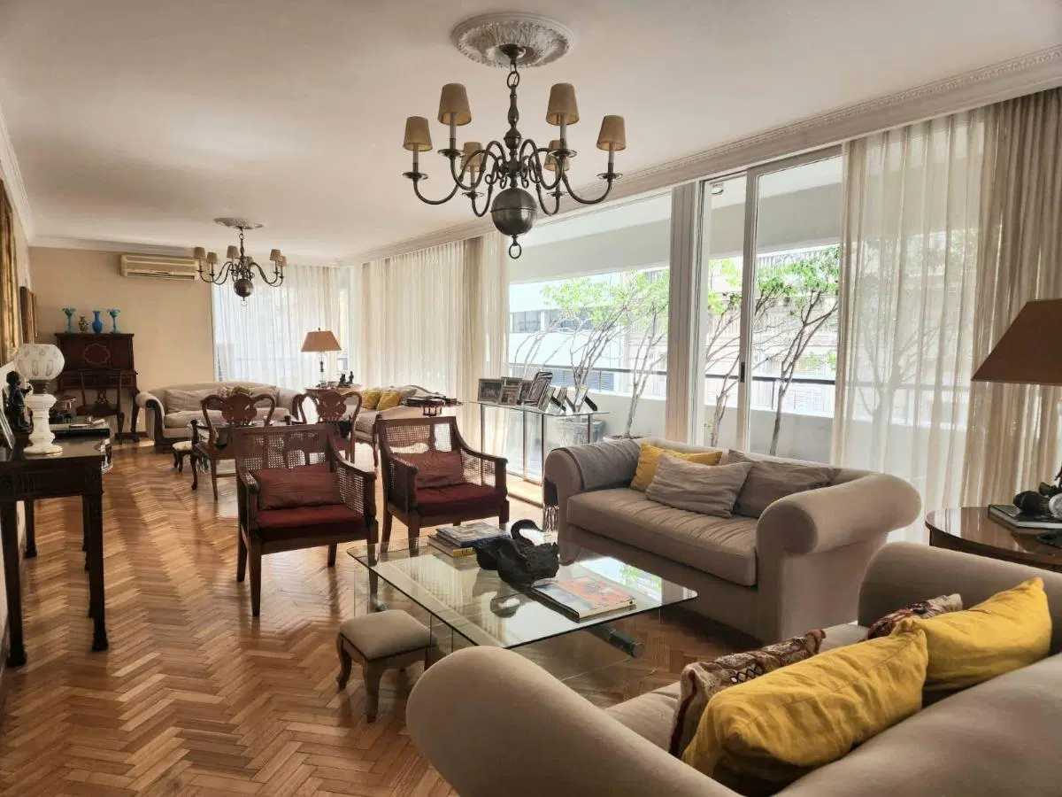 Recoleta, Las Heras y Callao , luz, amplitud y categorìa, 230 m2 con 2 cocheras fijas y seguridad. 4