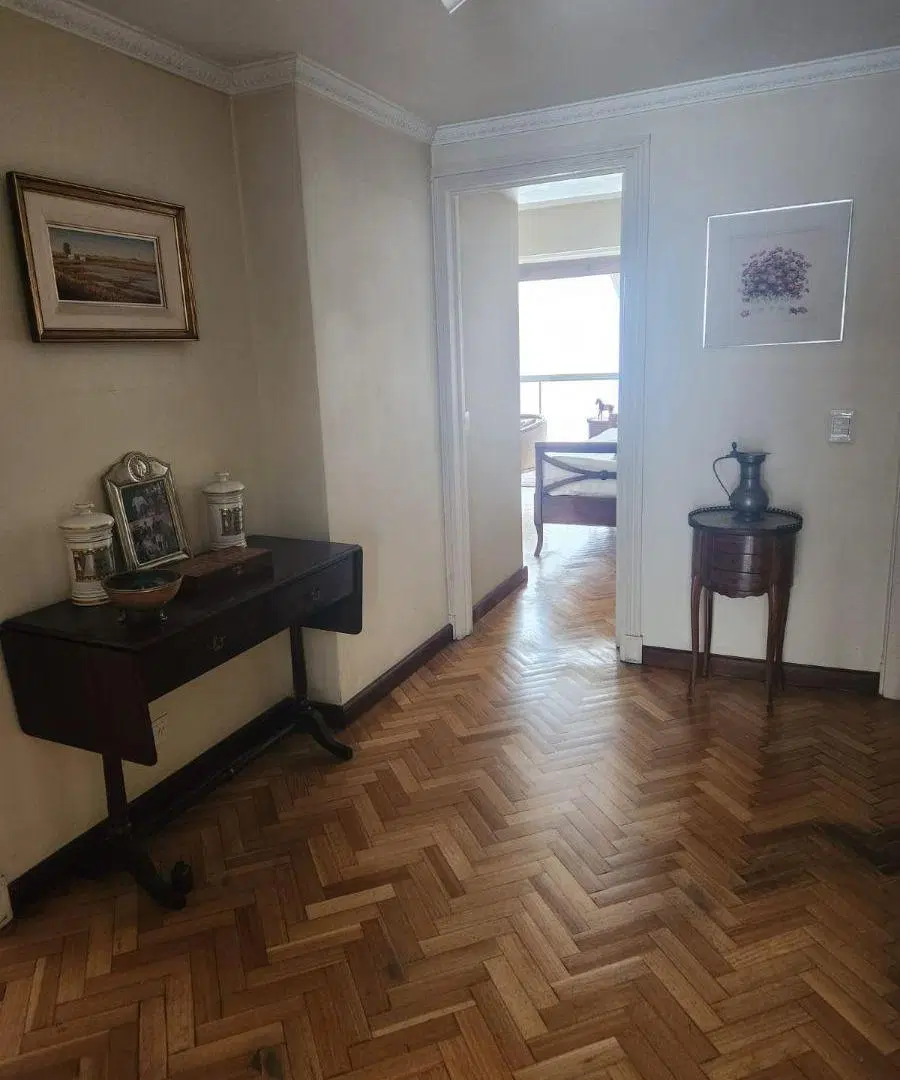 Recoleta, Las Heras y Callao , luz, amplitud y categorìa, 230 m2 con 2 cocheras fijas y seguridad. 3