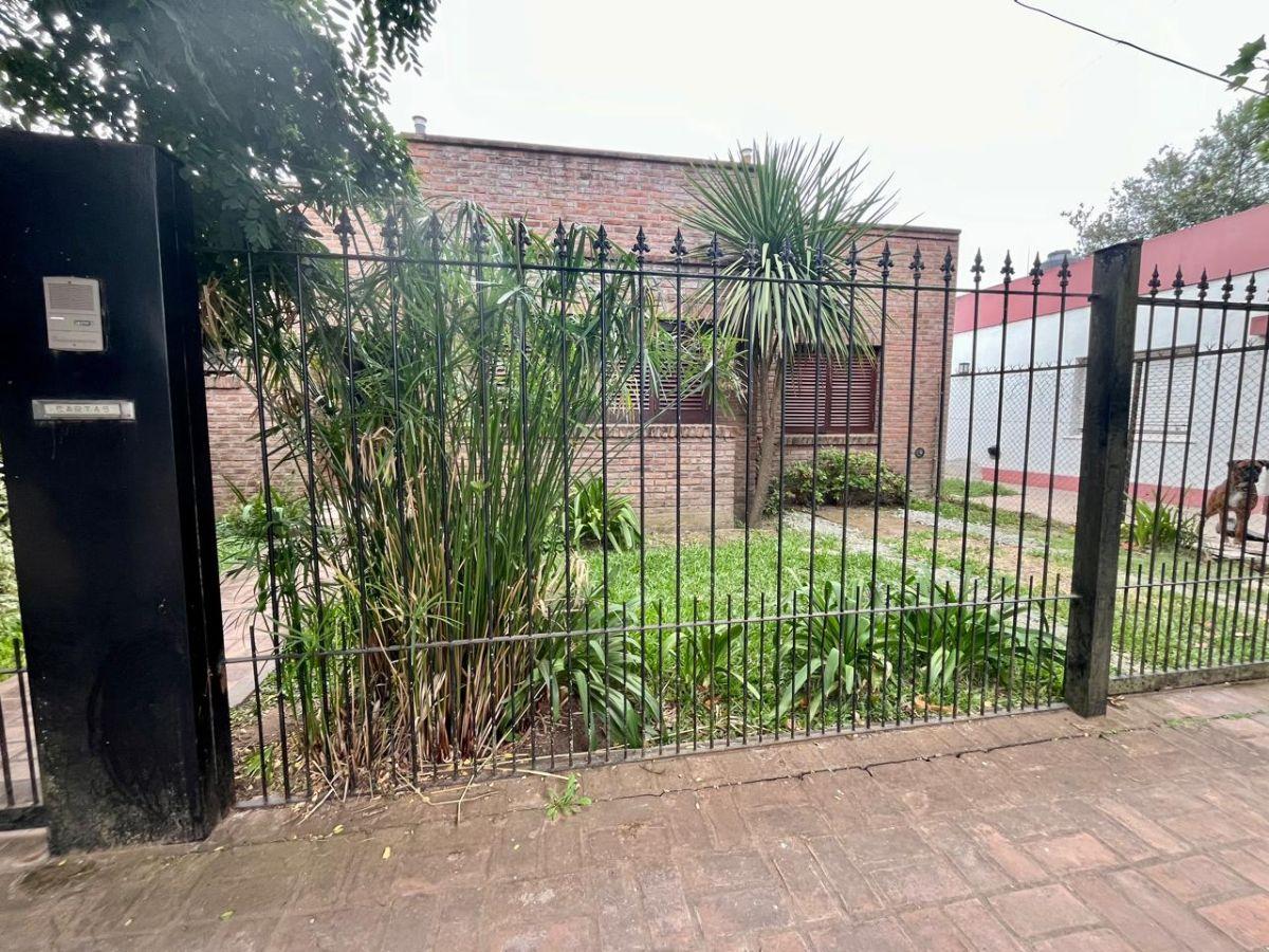Foto de OPORTUNIDAD!! Casa en venta City Bell - Pcia Bs As, imagen 1