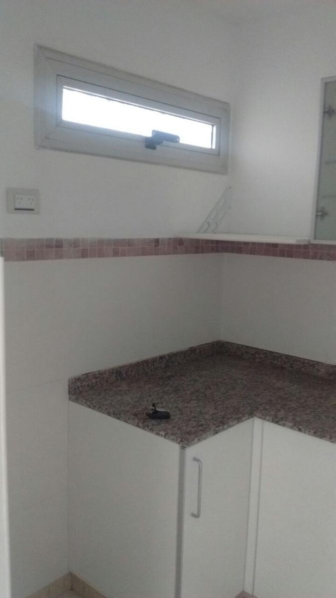 Alquiler y Venta departamento con cochera ubicado en Dorrego al 2000 Rosario Apto credito