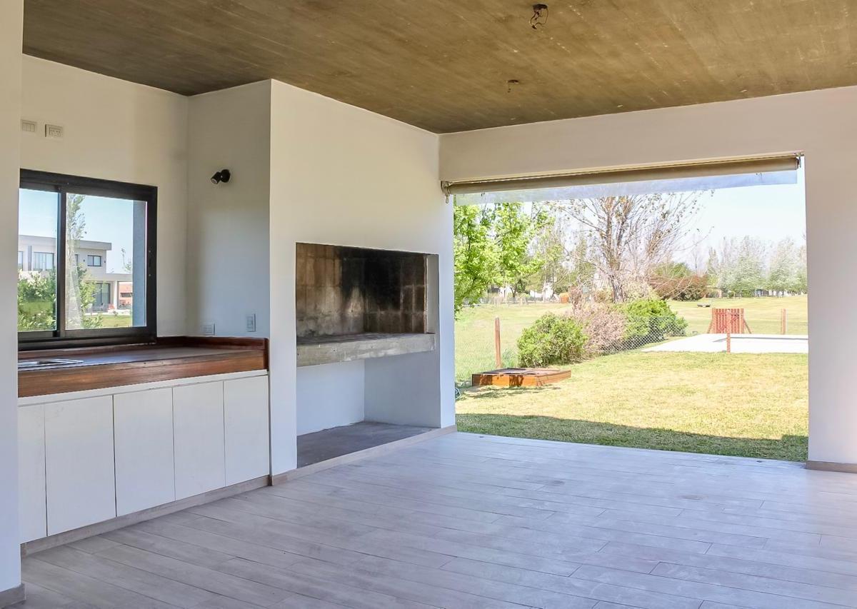 Casa en Estancia La Rinconada en Venta Excelente 4