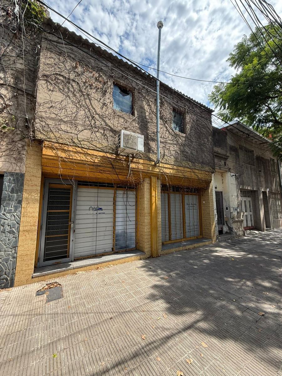 VENTA  Inmueble comercial en dos plantas con gran salón y oficinas Rosario