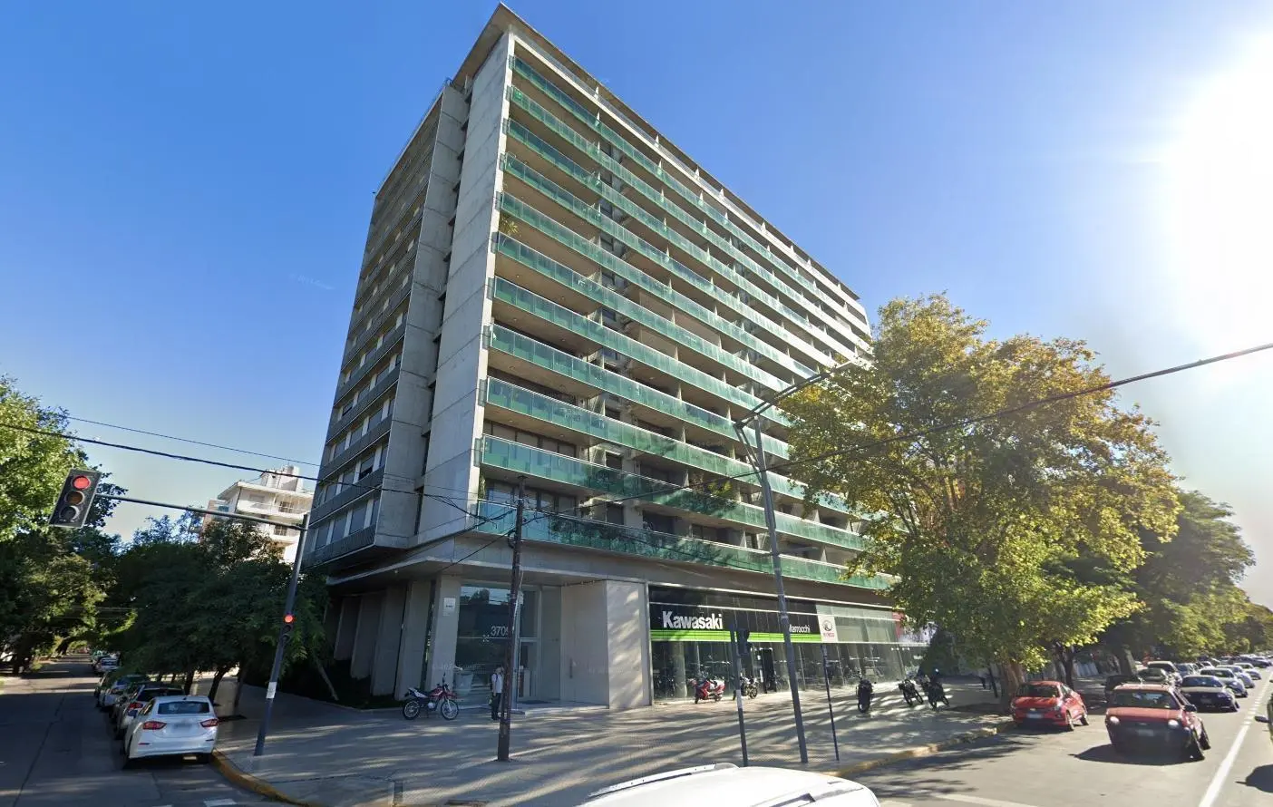 Cochera en alquiler Rosario Av Pellegrini al 3700 2
