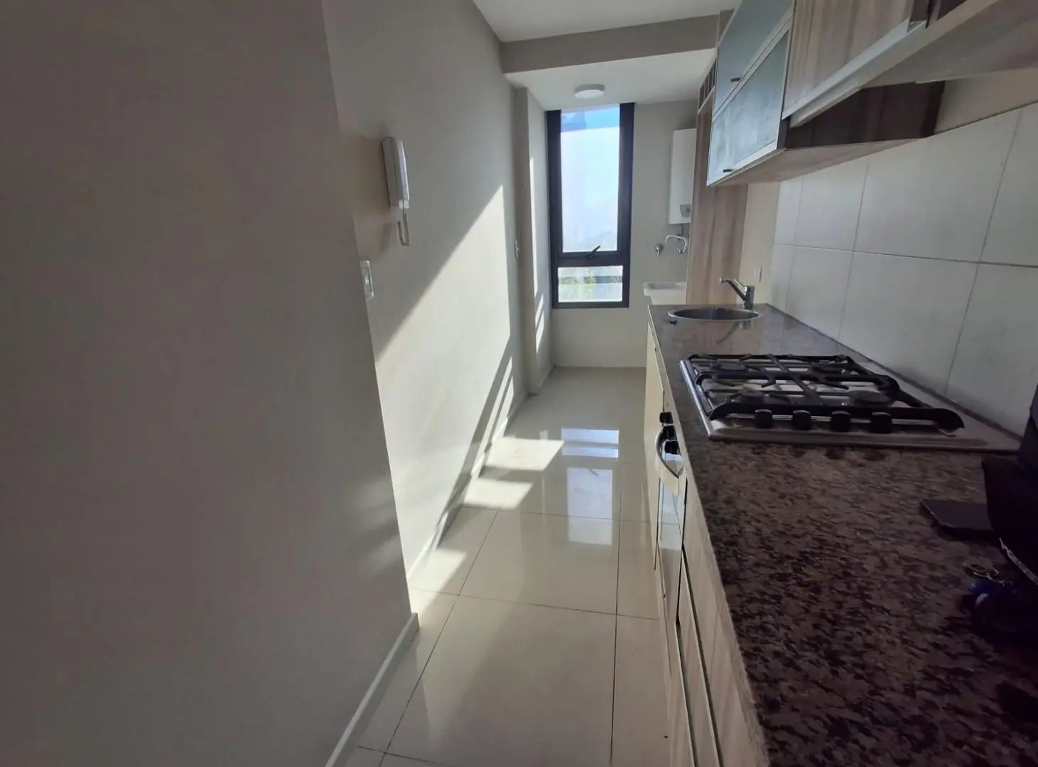 Excelente departamento de dos dormitorios con Cochera en Alquiler Vera Mujica al 1300 Rosario 2