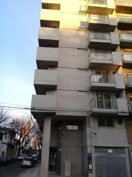 Monoambiente en alquiler ubicado en AV. FRANCIA 1448 3
