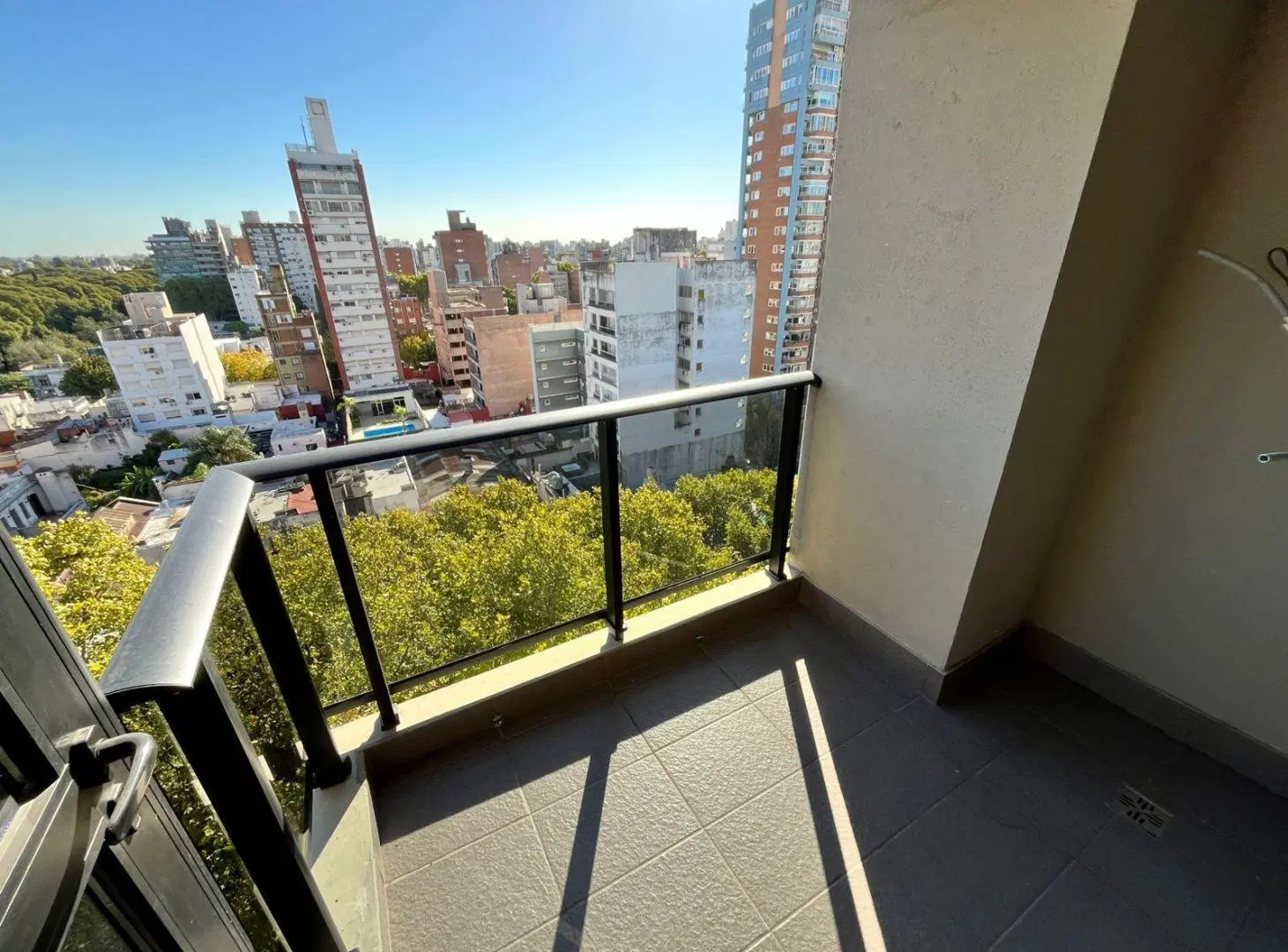 Departamento en Santiago y Pellegrini Rosario Alquiler Piscina Parrilla 2