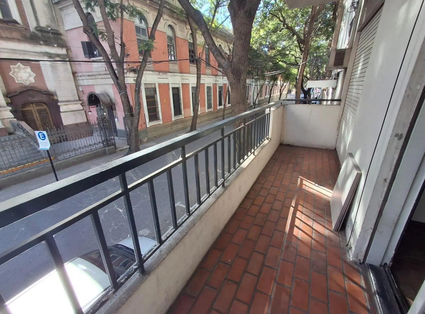 Departamento de un dormitorio con balcón en Alquiler en Pte Roca al 100 En Rosario 2