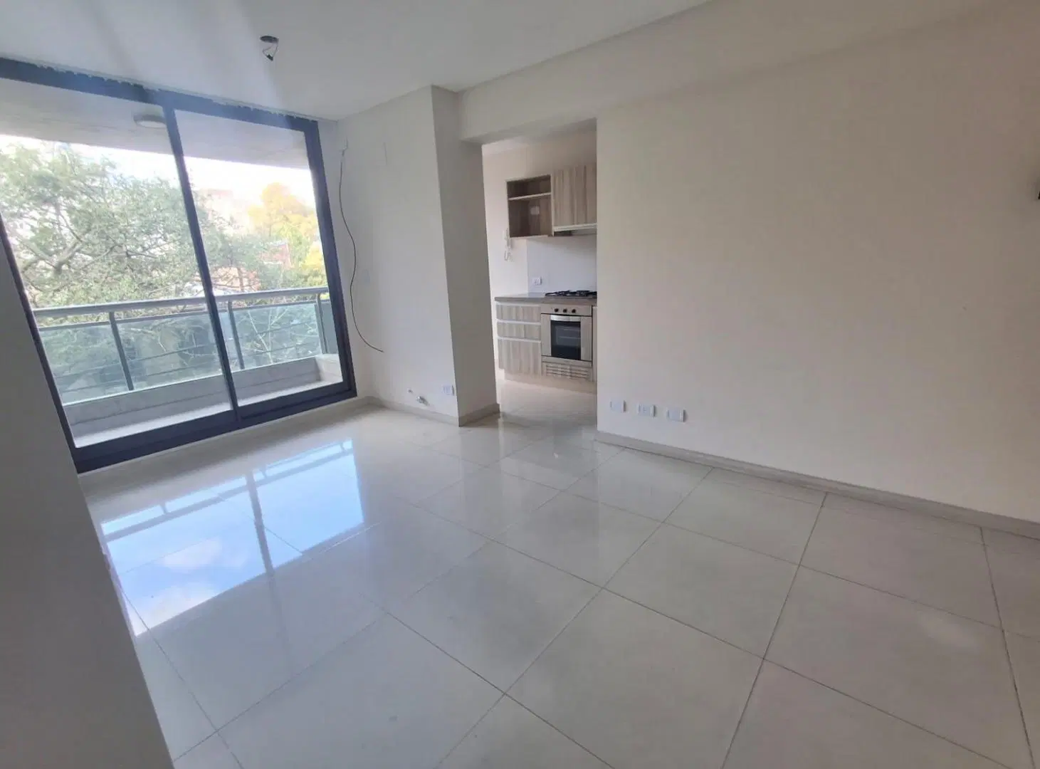Departamento de un dormitorio con balcón al frente en Alquiler en Rosario 5