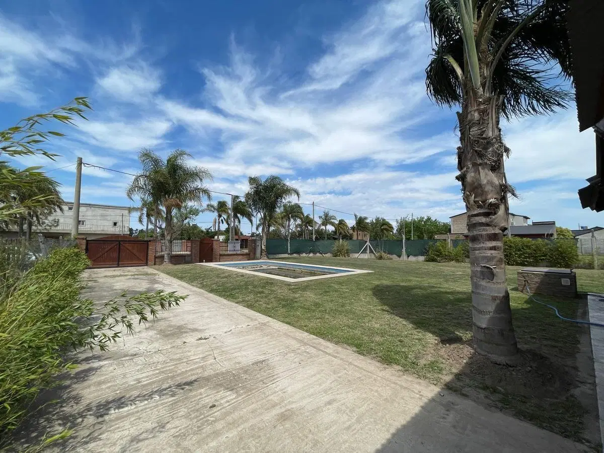 Excelente casa en Alquiler Lote 360 m2 en Tierra de sueños 2 Roldan 3