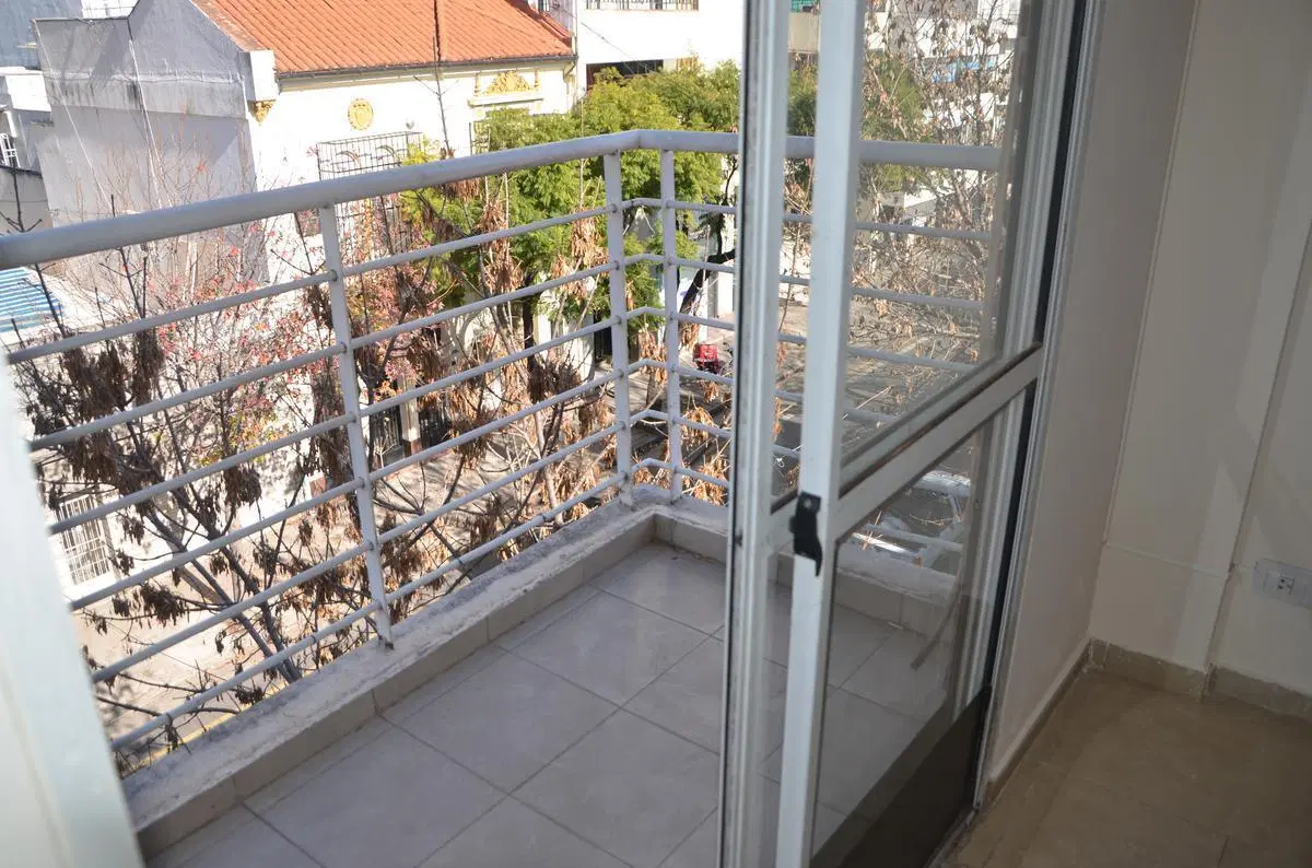 Departamento en alquiler 1 dormitorio al frente Rioja al 2700 2