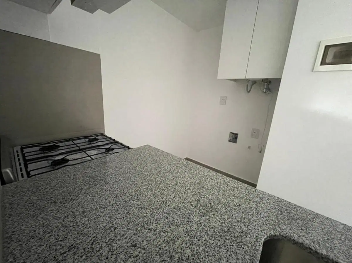 Excelente departamento de un dormitorio en alquiler y venta  Santiago al 500 3