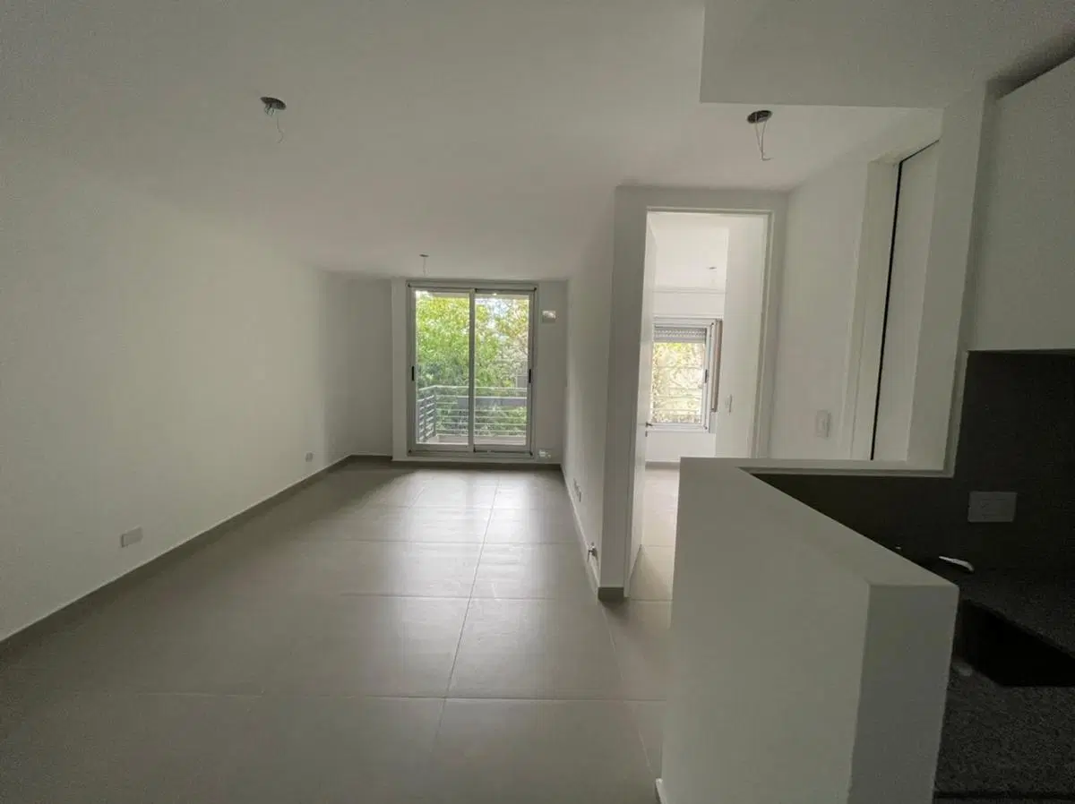Excelente departamento de un dormitorio en alquiler y venta  Santiago al 500 2